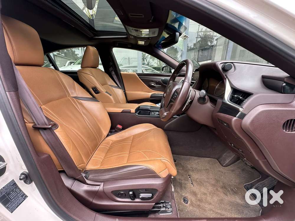Lexus Es 300h Luxury, 2021, Cng & Hybrids