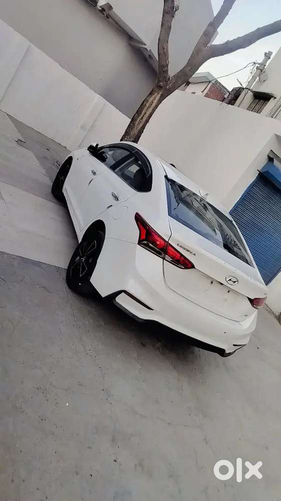 Hyundai Verna Automatic