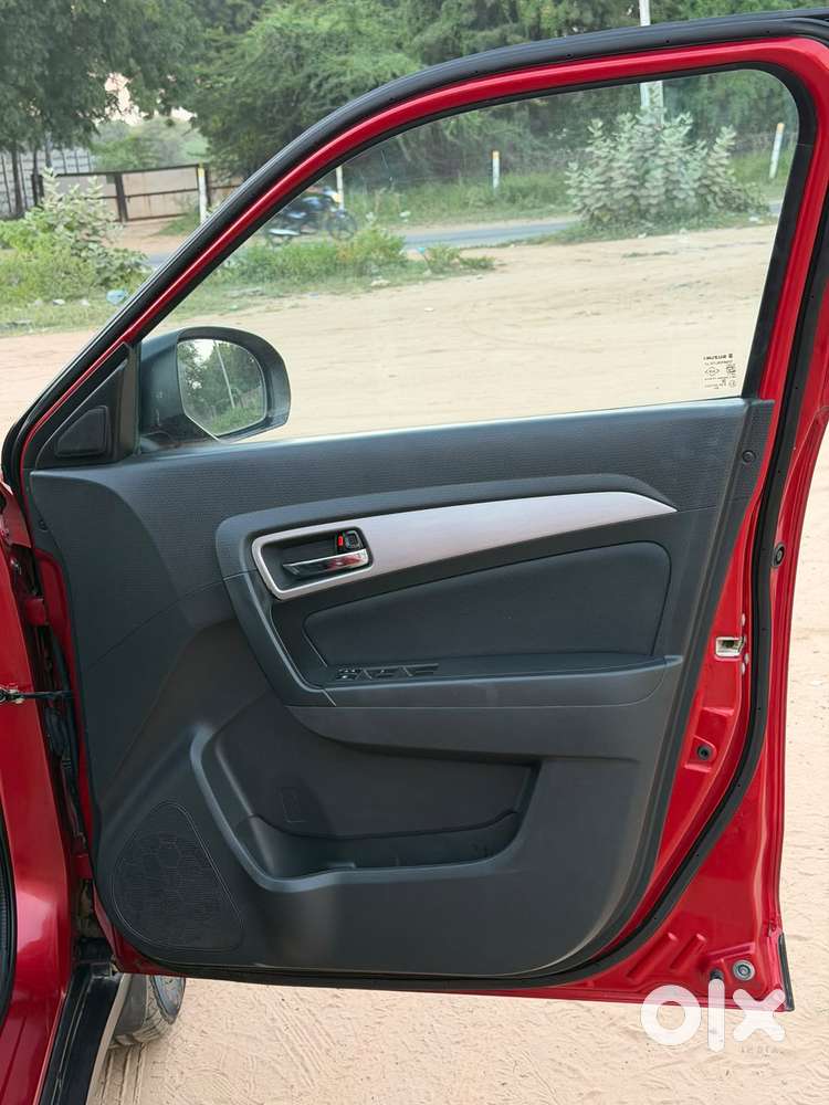 Maruti Suzuki Vitara Brezza Zdi Plus Dual Tone, 2017, Diesel