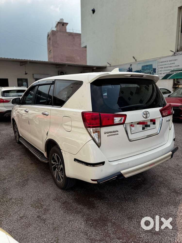Toyota Innova Crysta [2020-ongoing] 2.4 Vx 8 Str, 2023, Diesel