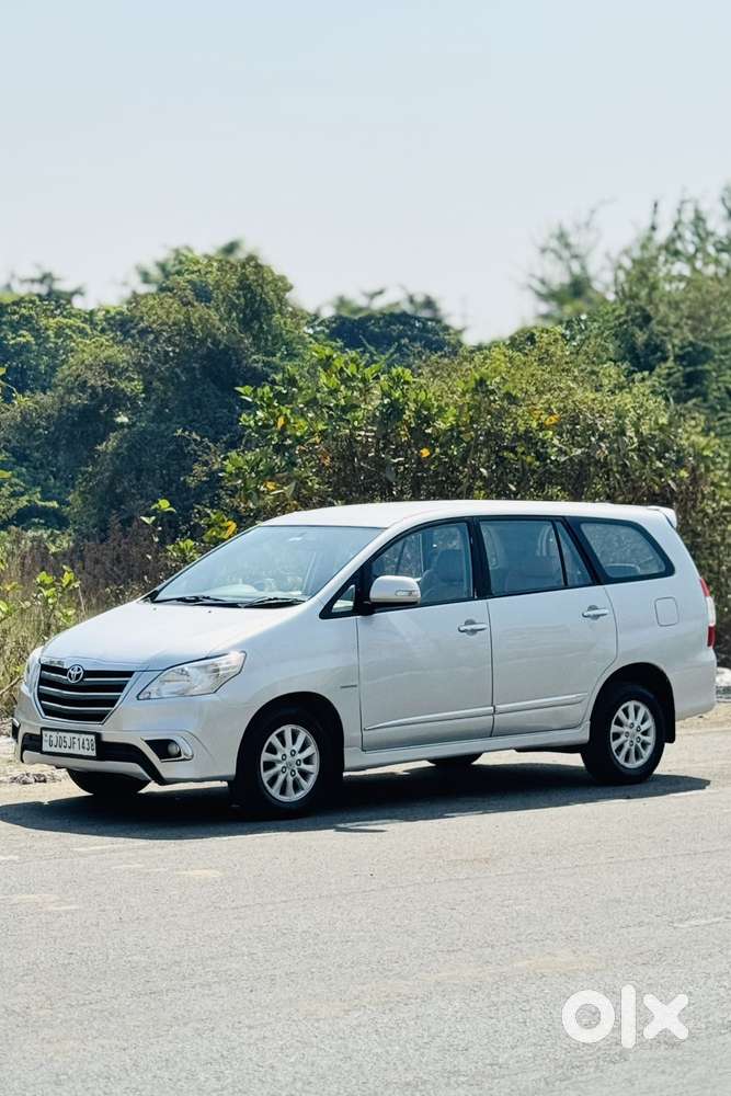 Toyota Innova 2.5 Vx 8 Seater Bs Iv, 2014, Diesel