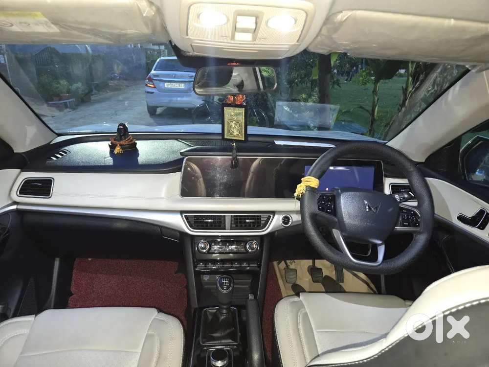 Mahindra Xuv700 Petrol 2023