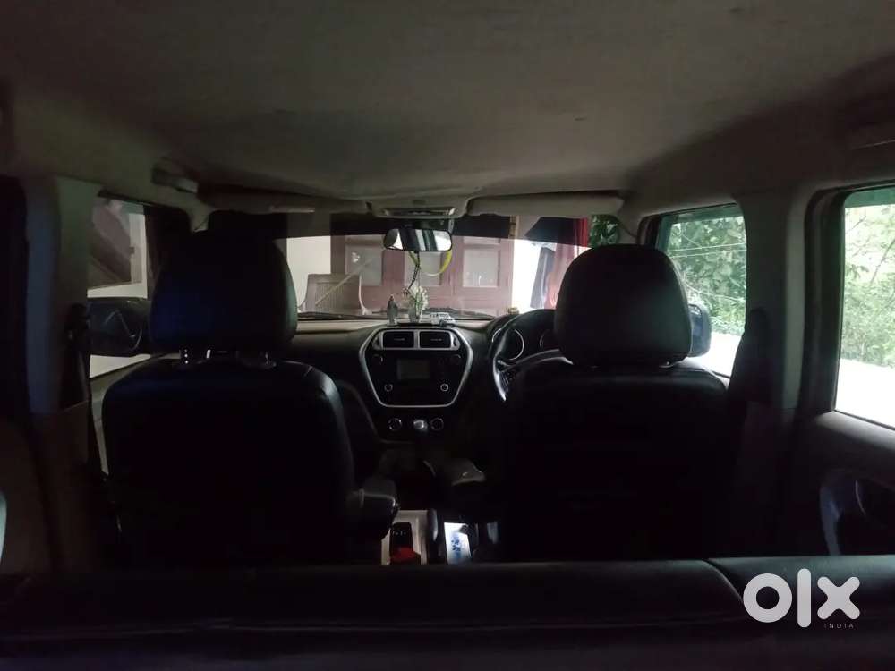 Mahindra Tuv 300 2017 Diesel 130000 Km Driven