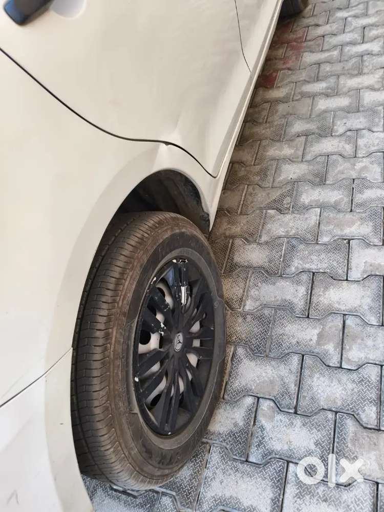 2017 Maruti Swift Lxi Petrol And Cng Tyre Condition All Good