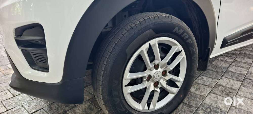 Renault Triber Rxl, 2022, Petrol