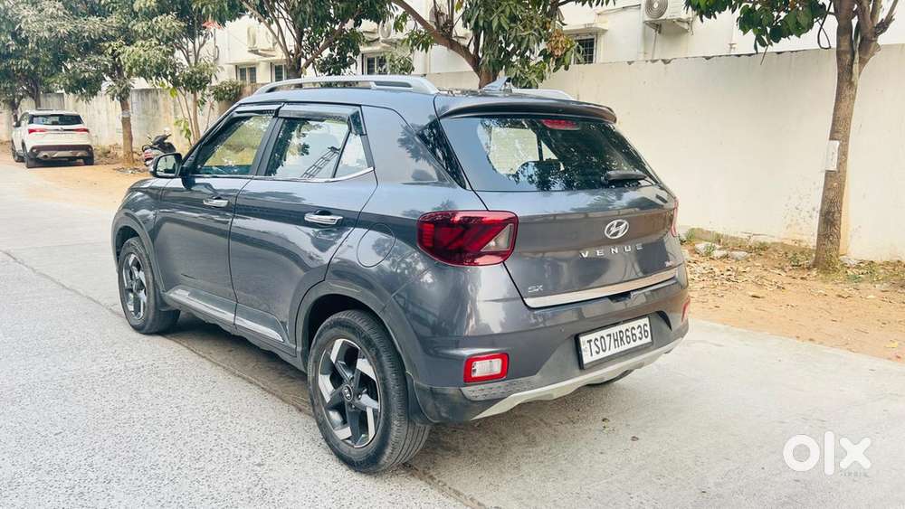 Hyundai Venue Petrol 2021