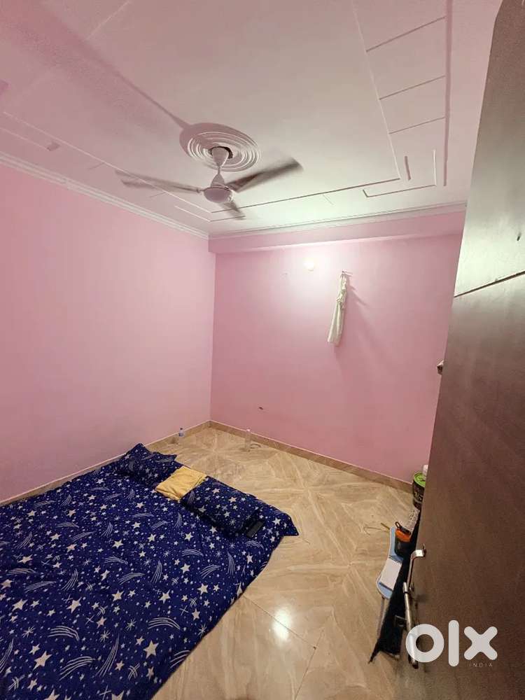 Rent: ₹3,000 per person/month

Location: Batla HoNeed one room partner