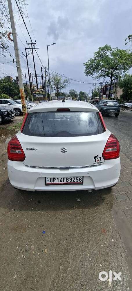 Maruti Suzuki Swift Vxi + Manual, 2022, Petrol