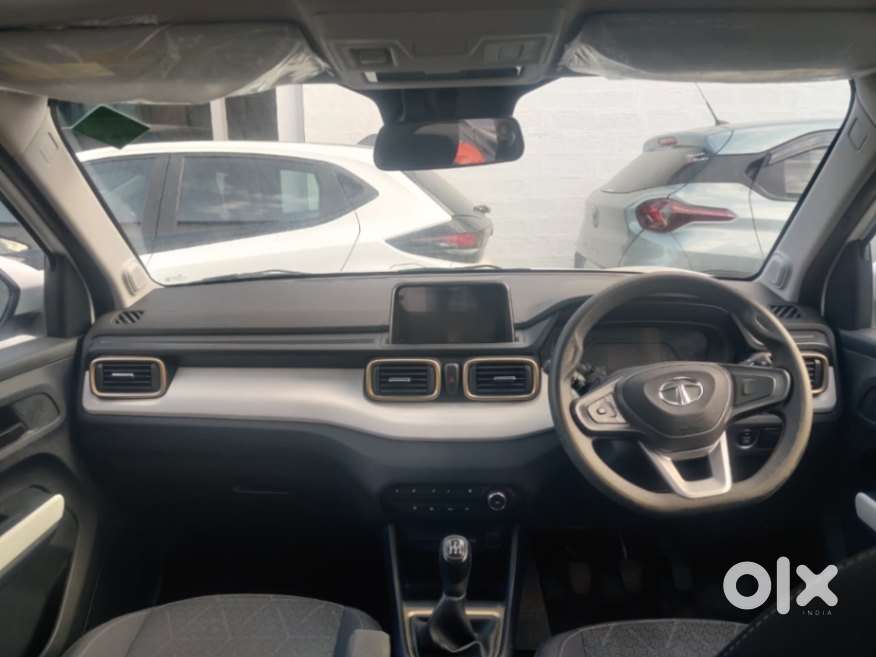 Tata Punch Accomplished Dazzle Sunroof Cng, 2023, Petrol