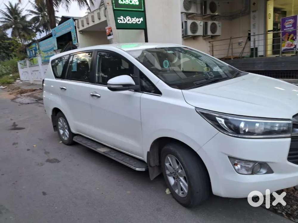 Toyoto Innova Crysta