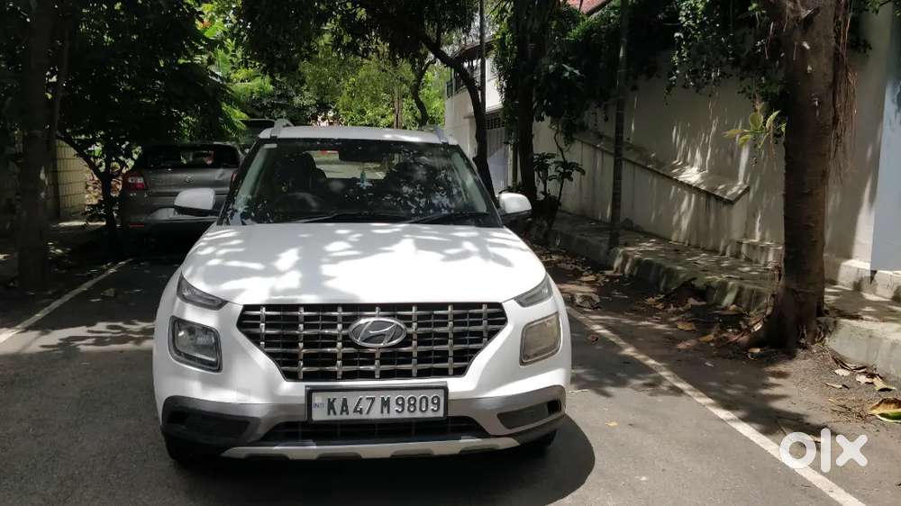 Hyundai Venue Petrol Manual 2021