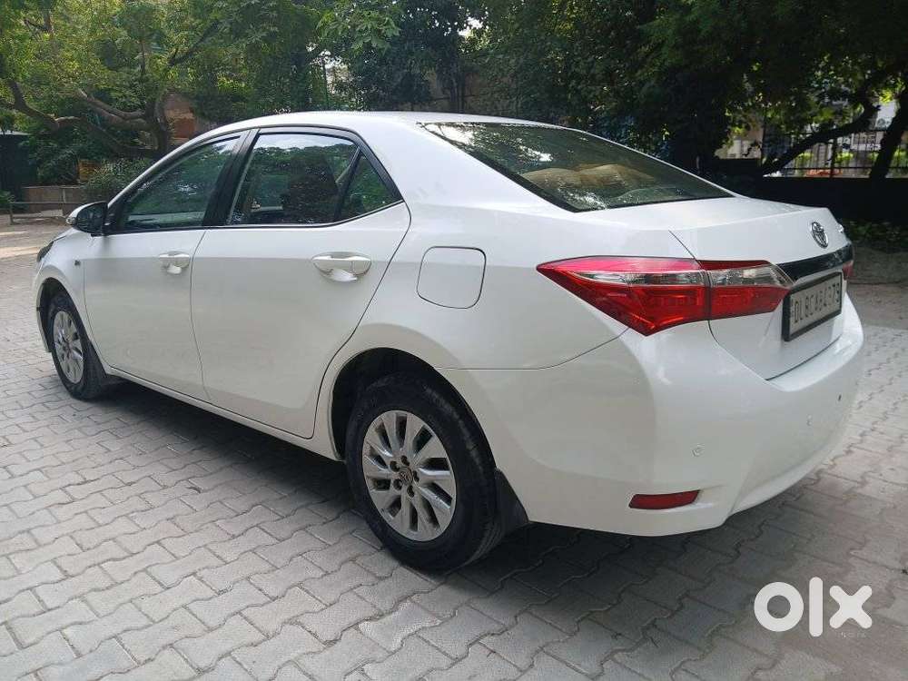 Toyota Corolla Altis 1.8 J, 2015, Petrol