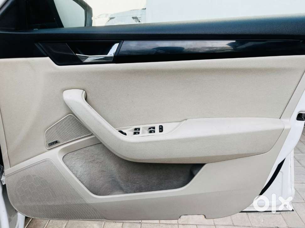 Skoda Superb Style 1.8 Tsi At, 2018, Petrol