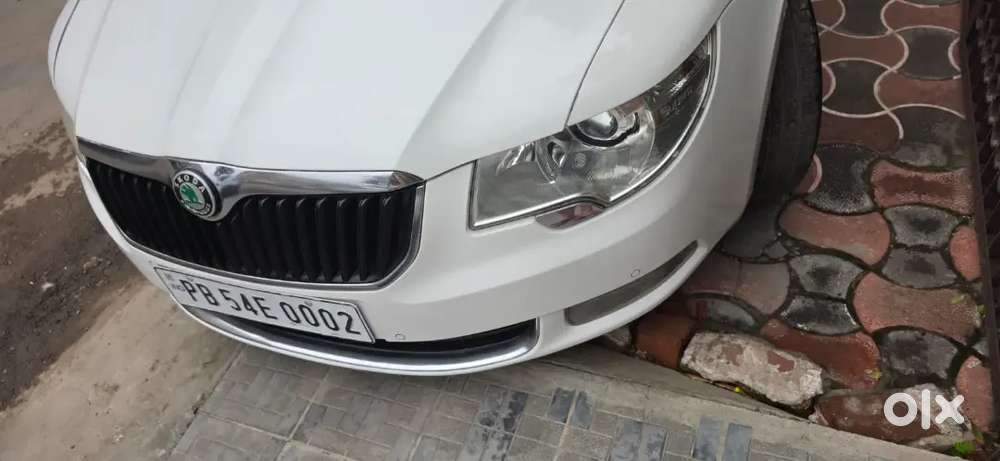 Skoda Superb  2012