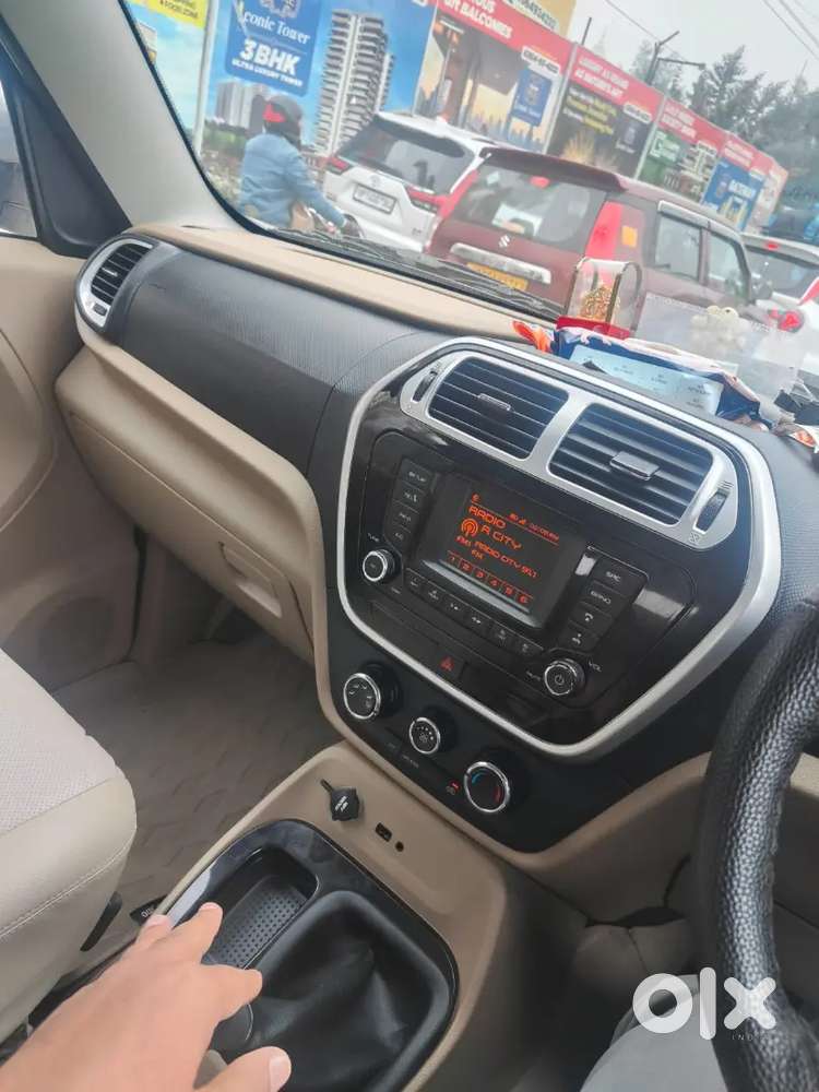 Mahindra Tuv 300 2017