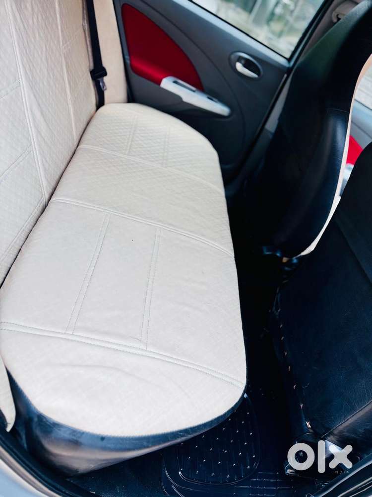 Toyota Etios V, 2011, Petrol