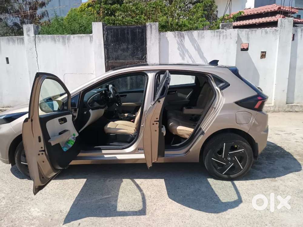 Tata Altroz Accomplished S Petrol Mt (top Model) 2025