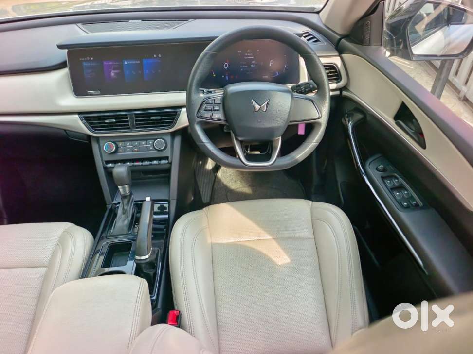 Mahindra Xuv700 2.2 Ax 5 Diesel At Str, 2022, Diesel