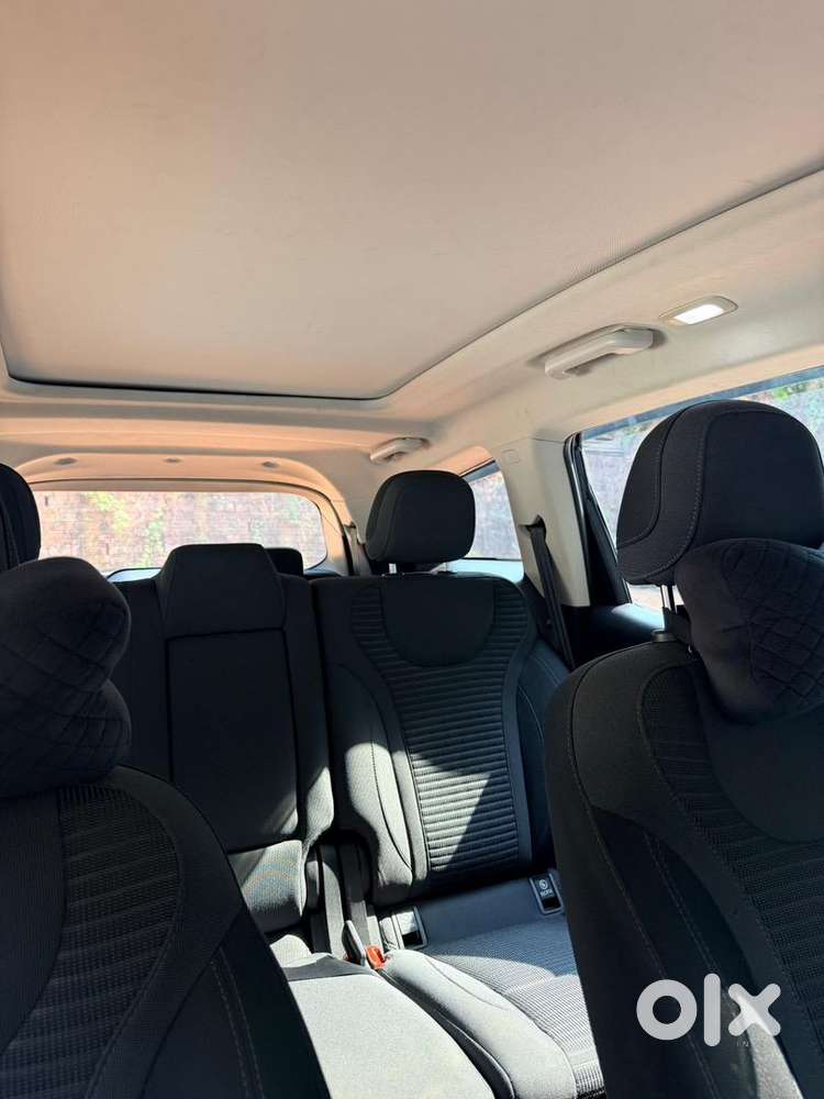 Mahindra Xuv700 2022 Diesel Well Maintained