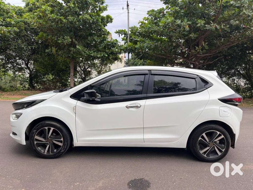 Tata Altroz, 2020, Petrol