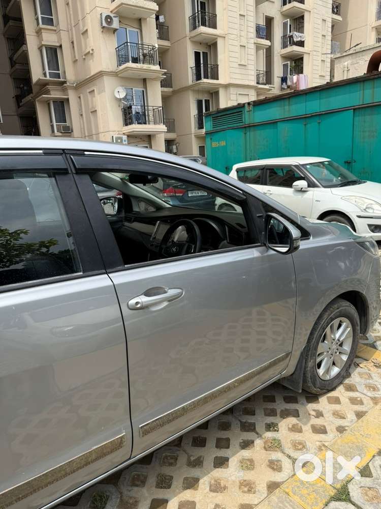 2023 Toyota Innova Crysta
