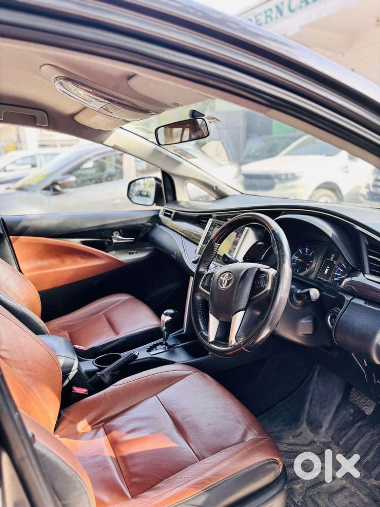 Toyota Innova Crysta 2.8 Zx At, 2016, Diesel