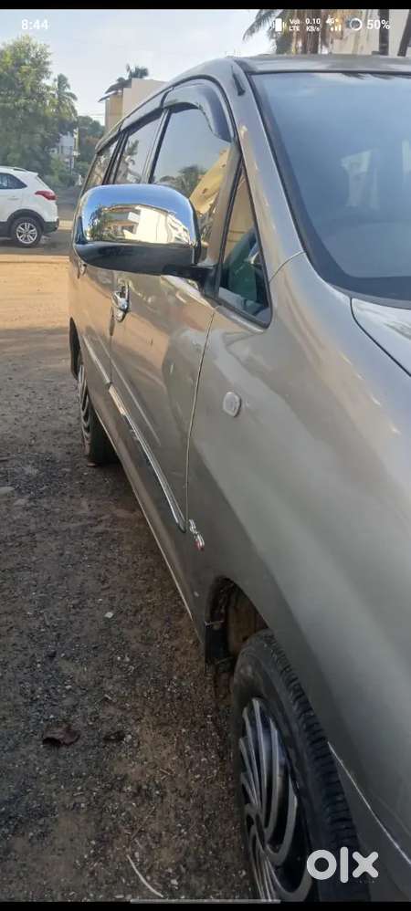 Toyota Innova Crysta 2009 Edition