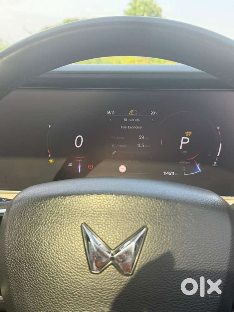 Mahindra Xuv700 2022 Diesel Well Maintained