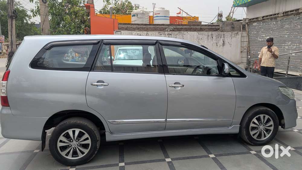 Toyota Innova 2.5 Vx 8 Seater Bs Iv, 2015, Diesel