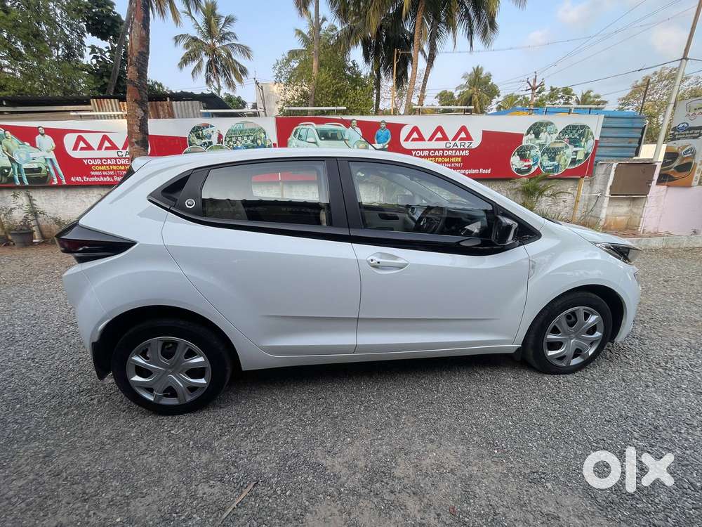 Tata Altroz 1.2 Xt, 2023, Petrol