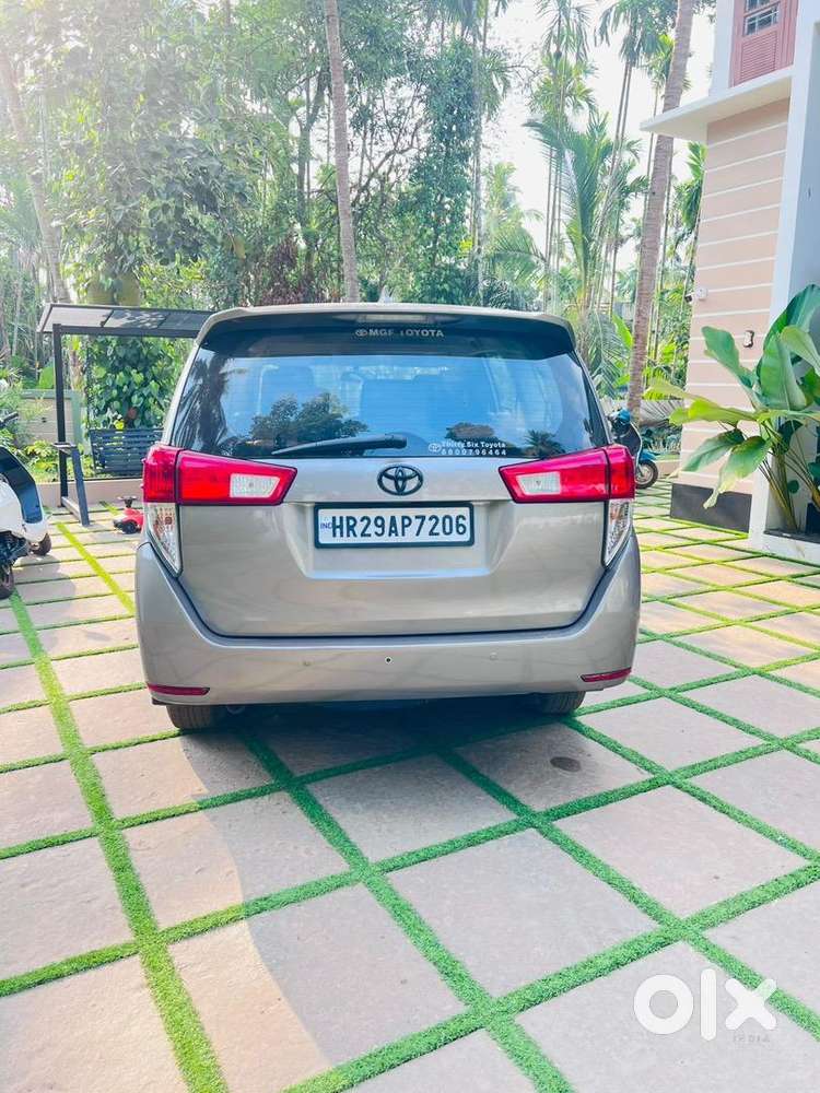 Toyota Innova Crysta 2017 Diesel Well Maintained