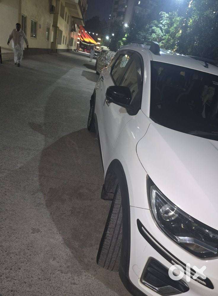 Renault Triber Rxz Easy-r Amt Urban Night Limited Edition, 2023, Pet..