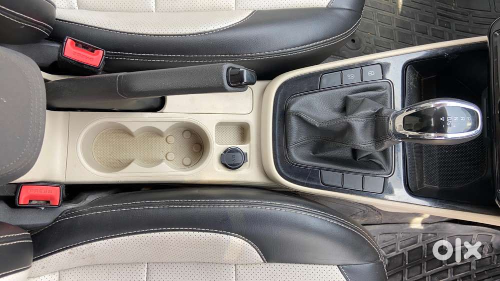 Skoda Slavia 1.0 Ambition Tsi At, 2023, Petrol