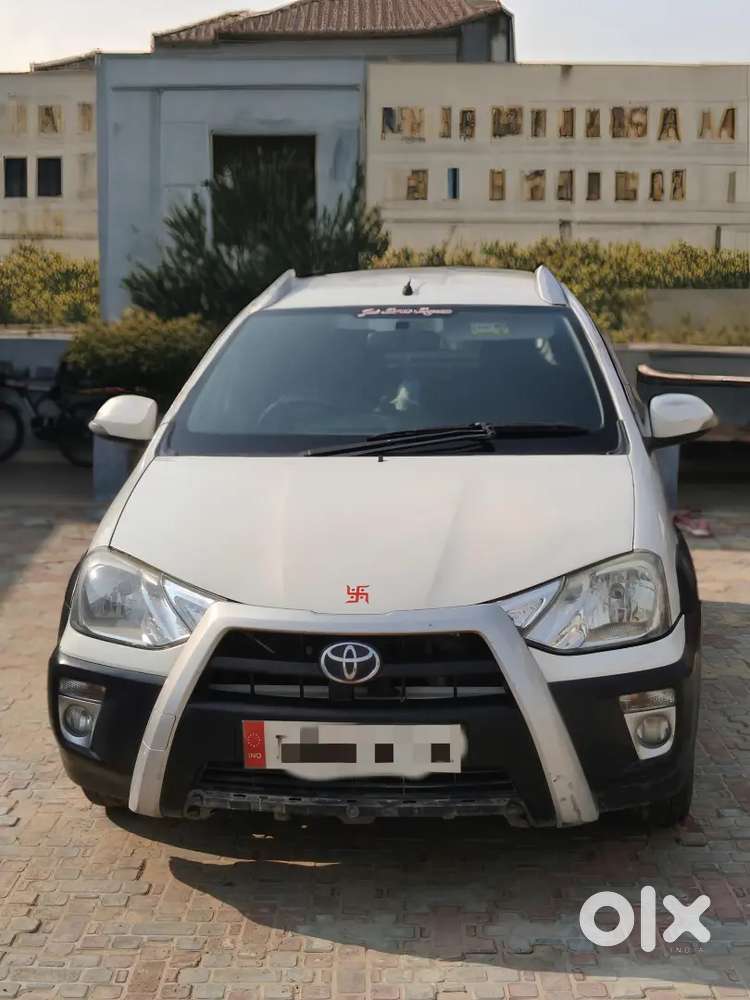 Toyota Etios Cross 2015