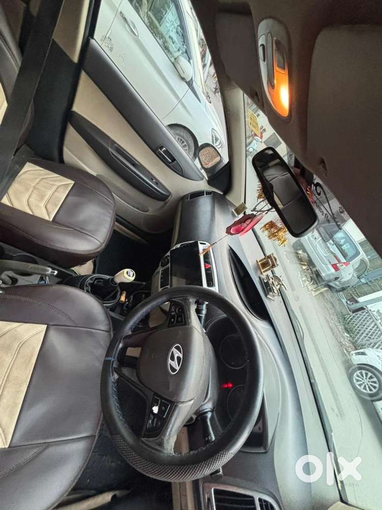 Hyundai I20 2013 Diesel 102000 Km Driven