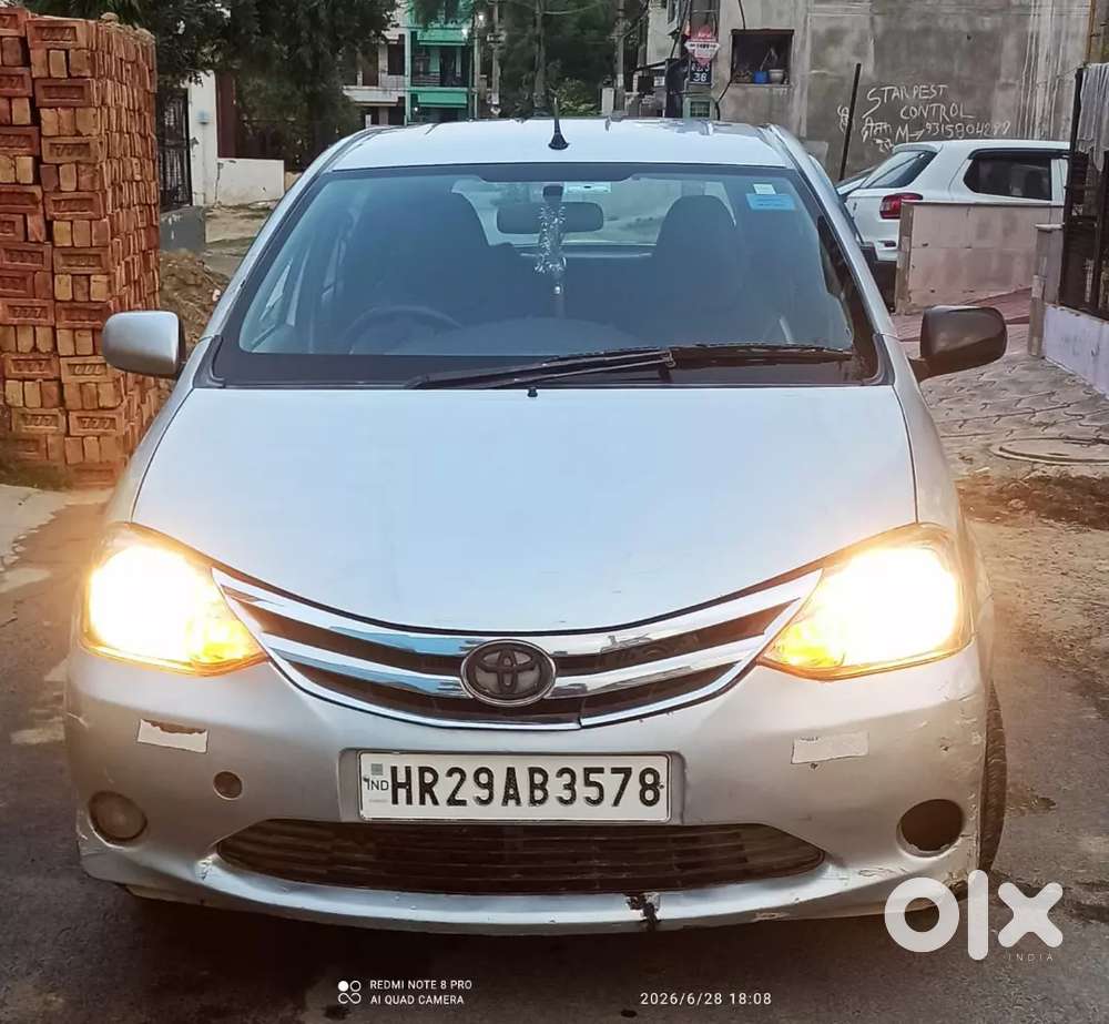 Toyota Etios Liva 2011 Exclusive Petrol