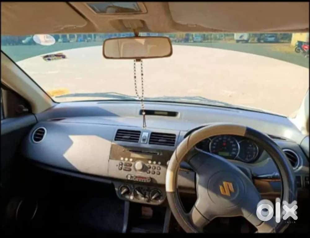 Maruti Suzuki Swift Dzire 2011