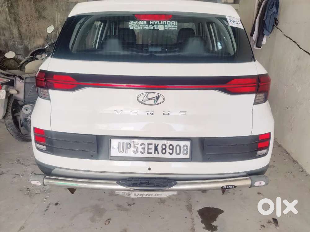 Hyundai Venue 2022 Petrol 8000 Km Driven