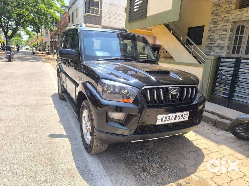 Mahindra Scorpio S10, 2015, Diesel