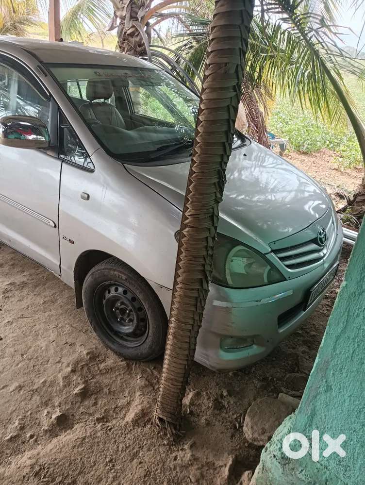 Toyota Innova 2010