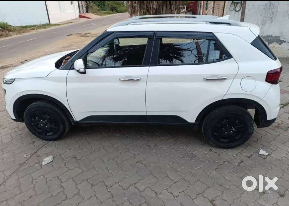 Hyundai Venue 1.2 S Plus, 2022, Petrol