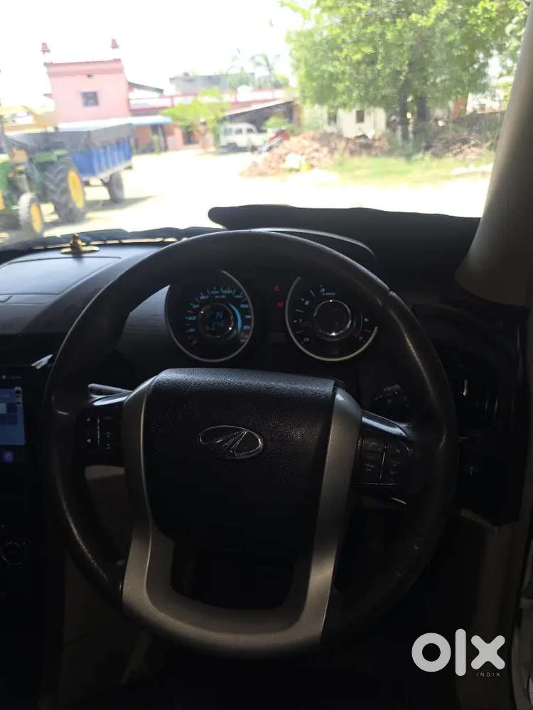 Mahindra Xuv500 2017 Diesel 70000 Km Driven