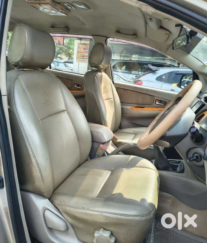 Toyota Innova 2.5 Vx (diesel) 8 Seater Bs Iv, 2011, Diesel