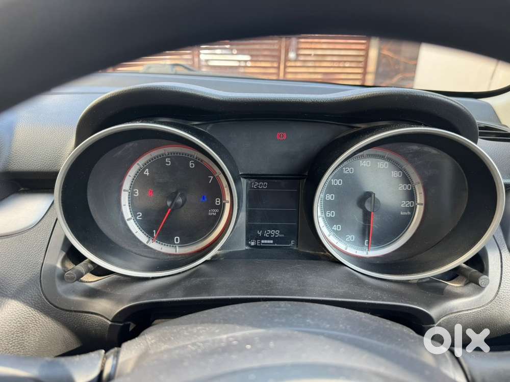 Maruti Suzuki New-gen Swift 2023 Petrol 42000 Km Driven