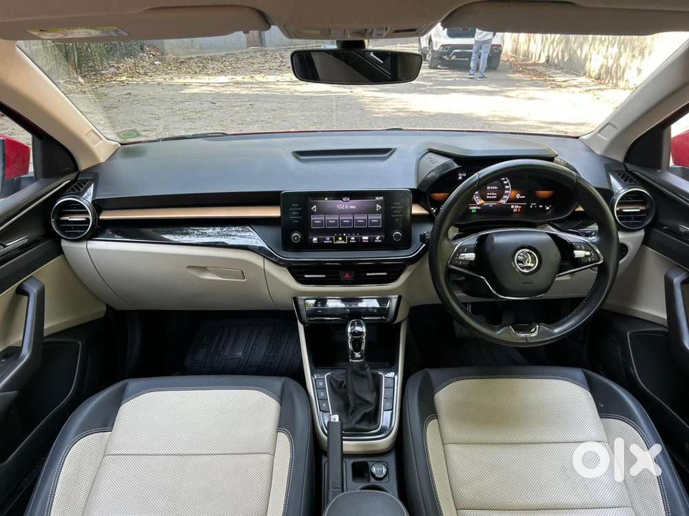 Skoda Slavia 1.0 Tsi Style At, 2023, Petrol