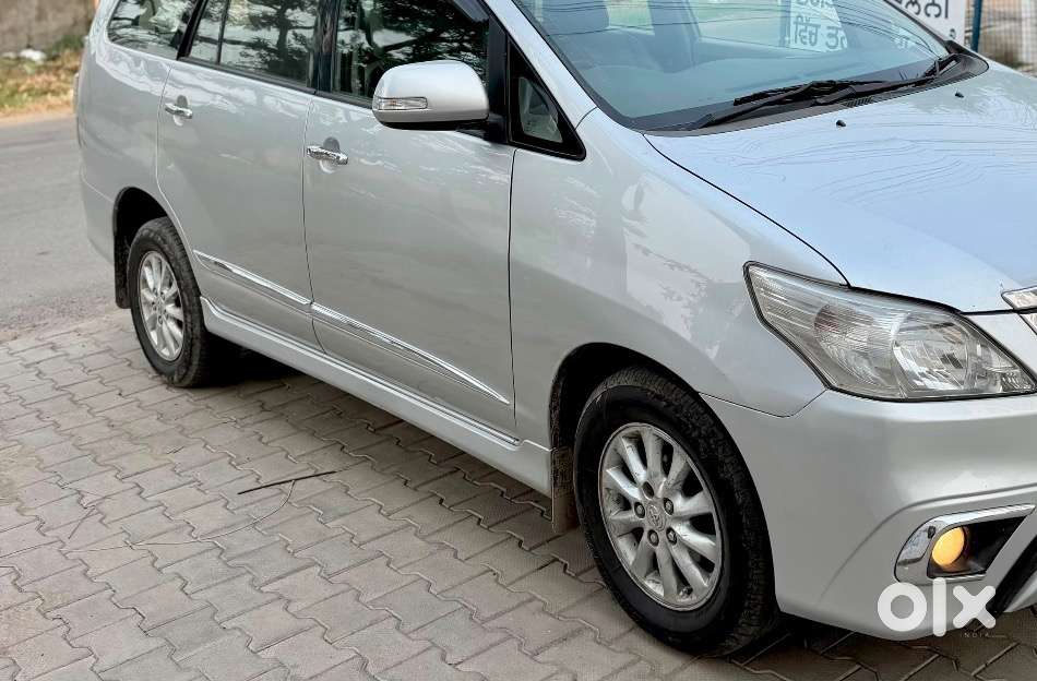 Toyota Innova 2013 Diesel 151000 Km Drivenversion V