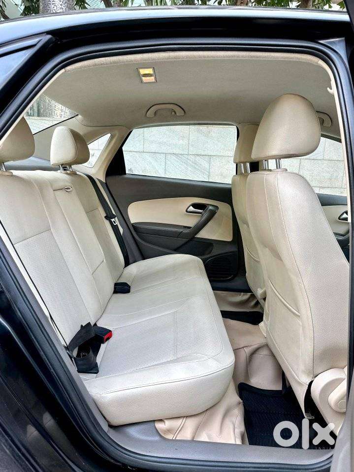 Volkswagen Vento 1.5 Highline Plus At 16 Alloy, 2015, Petrol