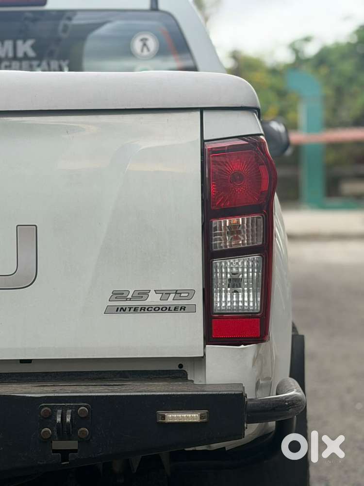 Isuzu V-cross Z 4x4 Mt, 2017, Diesel