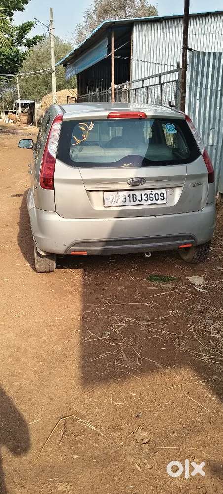 Ford Figo 2010 Petrol 95000 Km Driven