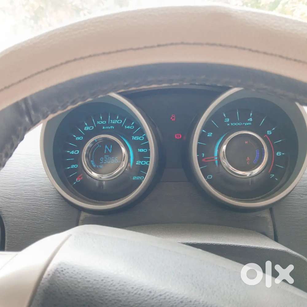 Mahindra Xuv500 2016 Diesel 93066 Km Driven